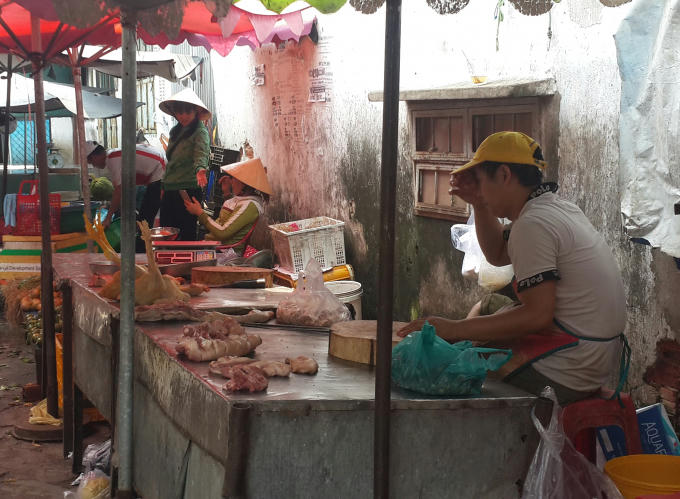 Nhiều sạp hàng còn lại lượng hàng ít ỏi