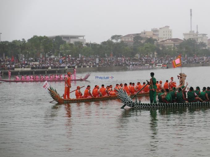 Các đội thi đến từ các xã, phường TP Việt Trì và 2 huyện Tam Nông, Thanh Thủy.(Ảnh: Thu Hường)
