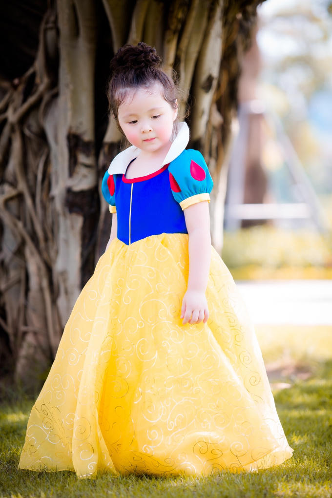 Cadie Mộc Tr&agrave; v&agrave; Alfie T&uacute;c Mạch đ&aacute;ng y&ecirc;u ngất ng&acirc;y khi l&agrave;m c&ocirc;ng ch&uacute;a, ho&agrave;ng tử