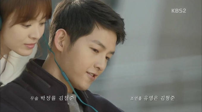 Hậu duệ mặt trời tập 15: Song Hye Kyo, Kim Ji Won khóc hết nước mắt khi hay tin bạn trai hy sinh