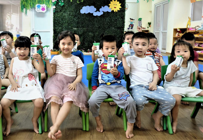Theo mục tiêu của đề án sữa học đường đến hết năm 2020 có khoảng 1,2 triệu trẻ mầm non và tiểu học ở Hà Nội được uống sữa học đường.