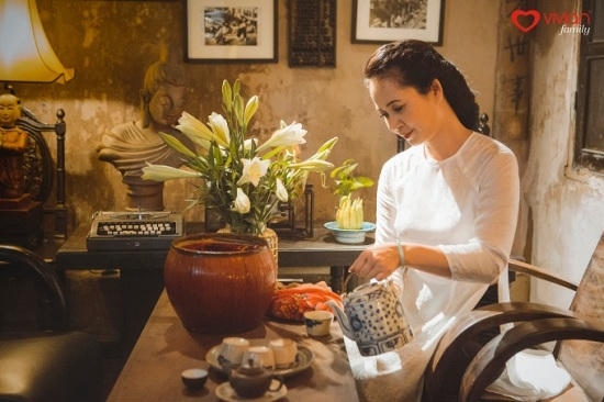 T&ocirc;n trọng, sống đơn giản, hiểu bản th&acirc;n cần g&igrave;: B&iacute; quyết giữ lửa t&igrave;nh y&ecirc;u của NSND Lan Hương