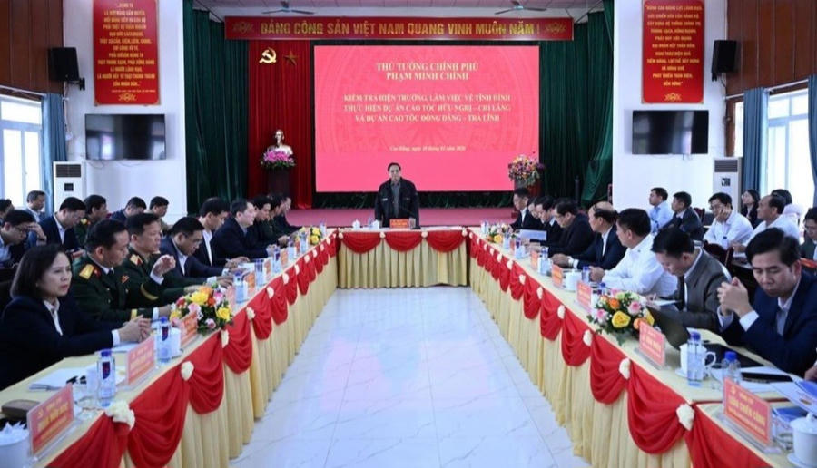 Thủ tướng Phạm Minh Chính chủ trì cuộc làm việc về tiến độ hai dự án cao tốc Hữu Nghị – Chi Lăng và Đồng Đăng – Trà Lĩnh.