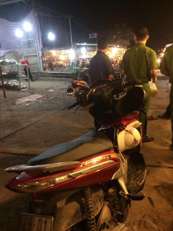 Lực lượng chức năng nhanh chóng có mặt ở hiện trường để điều tra nguyên nhân sự việc trên.