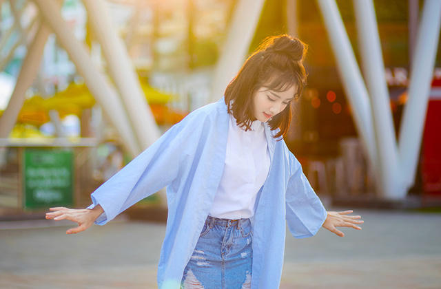 Sau khi tốt nghiệp đại học, Vy tiếp tục hướng đến con đường hoạt động nghệ thuật và đang rèn luyện khả năng diễn xuất để có thể mang đến những vai diễn nhập tâm và giàu cảm xúc hơn.