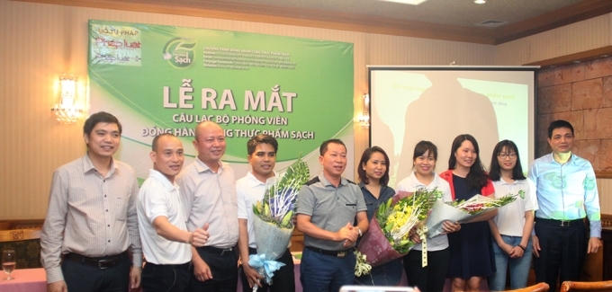 Ban chủ nhiệm CLB Phóng viên Đồng hành cùng thực phẩm sạch chính thức ra mắt.