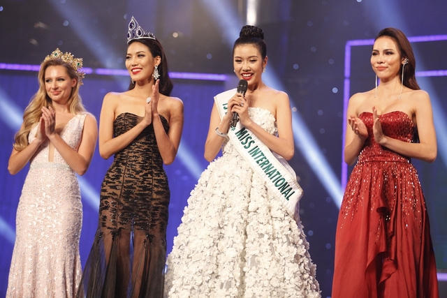 op 3 Hoa khôi Áo dài mùa đầu tiên - Lan Khuê, Thúy Vân, Lệ Quyên - chia sẻ những cảm xúc và kinh nghiệm hoạt động trong 1 năm qua.