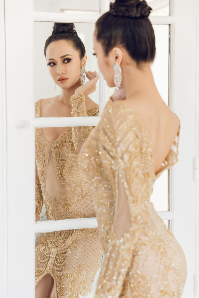 Mặc dù đã có kinh nghiệm khi tham gia liên hoan phim Cannes lần đầu năm 2017, tuy nhiên với lịch trình làm việc khá dày đặc, số lượng trang phục quá nhiều nên Vũ Ngọc Anh khó tránh khỏi một vài nhầm lẫn và sai sót.