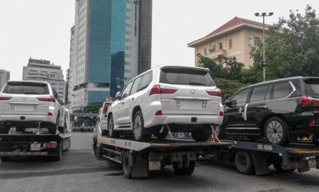 Tổng cục Thuế yêu cầu rà soát nhập xe ô tô theo hình thức quà biếu, quà tặng.