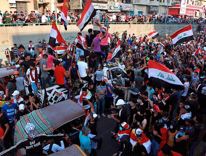 Vẫn chưa r&otilde; c&aacute;c cuộc biểu t&igrave;nh ở Iraq sẽ ph&aacute;t triển như thế n&agrave;o, nhưng những người l&aacute;i xe Tuk-tuk vốn đ&atilde; bị x&atilde; hội từ chối trước đ&acirc;y giờ họ đ&atilde; c&oacute; một vị tr&iacute; trung t&acirc;m trong c&aacute;c cuộc biểu t&igrave;nh