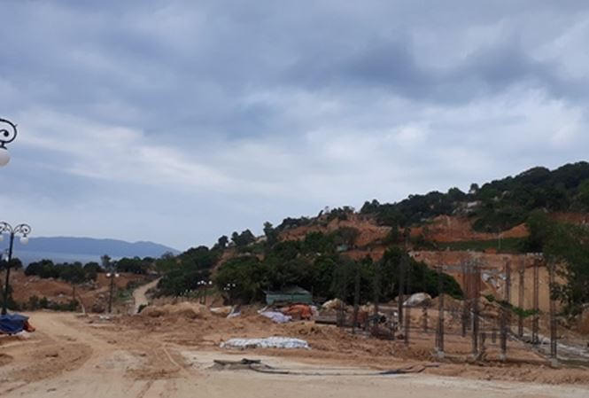 Hiện trường 40 nền móng biệt thự trái phép “cày xới” bán đảo Sơn Trà khiến dư luận quan tâm trong thời gian qua.