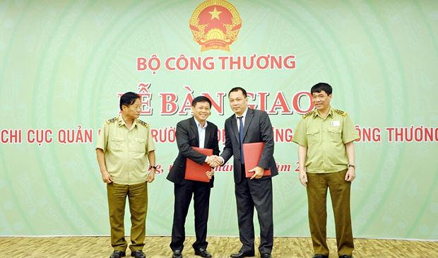 Lễ bàn giao Chi cục QLTT từ các địa phương về Bộ Công Thương.