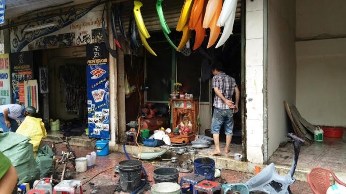Cửa hàng sơn bị cháy.