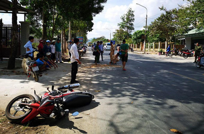 Hiện trường vụ tai nạn thương tâm khiến chị Lựu tử vong tại chỗ - Ảnh: Nguyễn Long