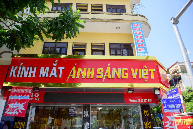 H&agrave; Nội: Biển hiệu