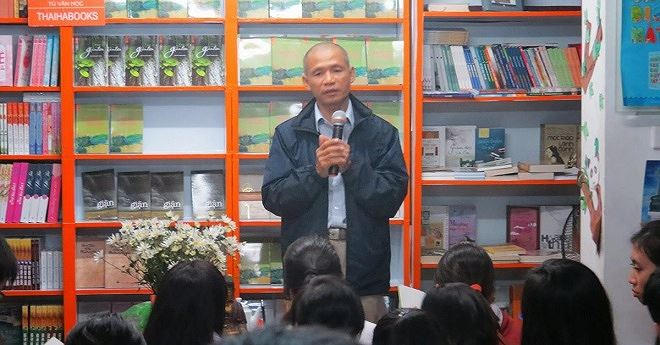 Mỗi lần giao lưu văn hóa đọc sách, TS Nguyễn Mạnh Hùng thu hút hàng trăm, hàng ngàn người chăm chú lắng nghe