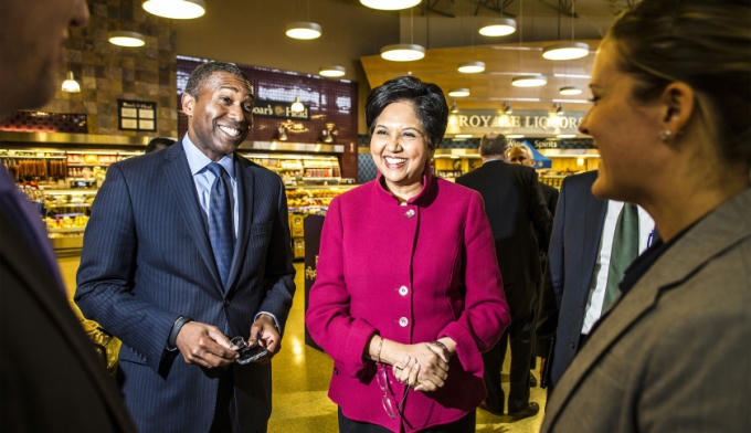 Từng là một người nhập cư, tuy nhiên Indra Nooyi đã nỗ lực để trở thành một trong những nữ doanh nhân quyền lực nhất thế giới