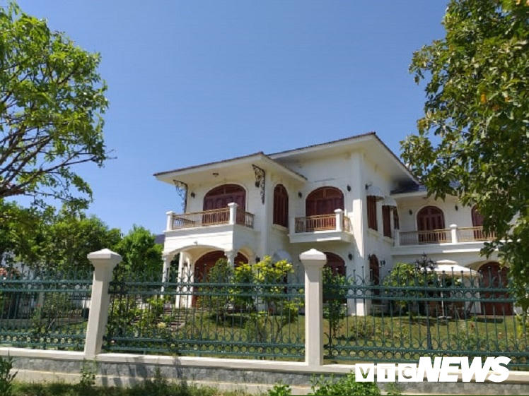 Chua du dieu kien chuyen nhuong, vo nguyen Bi thu Tinh uy Quang Nam van duoc cap dat 'vang' hinh anh 1