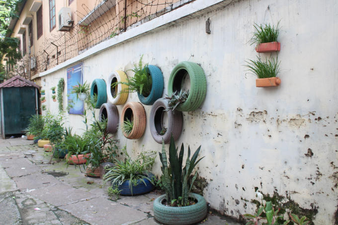 Bây giờ, bất cứ ai đi ngang qua hay dạo chơi ở khu vực 81 Nghĩa Dũng hay 80 Tân Ấp cũng đều cảm nhận được không khí trong lành, vỉa hè sạch thoáng, không có rác.