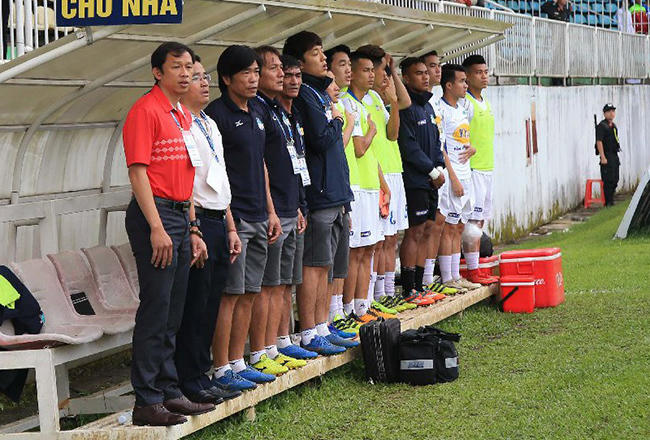 Khi đặt niềm tin quá lớn và quá nhiều vào những người giúp việc tại CLB HAGL