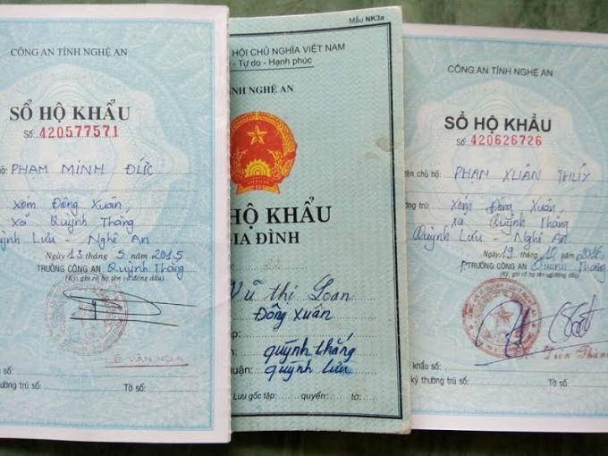 Sổ hộ khẩu người dân trú quán tại xã Quỳnh Thắng nhưng lại sống trên đất Quỳnh Châu.