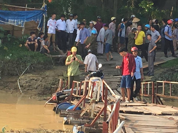 Hiện trường xảy ra vụ va chạm làm chết 2 người tại cầu Vồm, xã Thiệu Khánh, TP Thanh Hóa. (Ảnh: Mai Nhung)