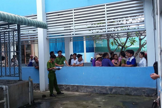 Lực lượng chức năng khám nghiệm hiện trường. Ảnh: Vietnamnet