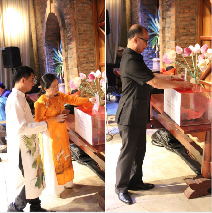 Các quan khách tham dự Chương trình cùng đóng góp tại thùng lạc quyên để “tiếp sức” người dân vùng lũ