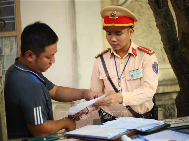 Thượng úy Nguyễn Văn Tiến.