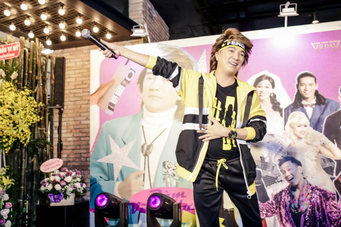 Đàm Vĩnh Hưng trẻ trung vượt tuổi, xuất hiện chuẩn nam thần trong buổi ra mắt MV