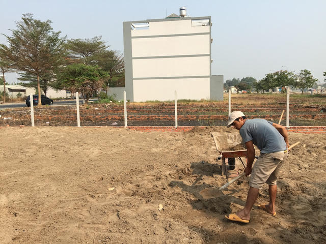Không chỉ các quận, huyện vùng ven mà các quận trung tâm cũng đang bị làm giá.