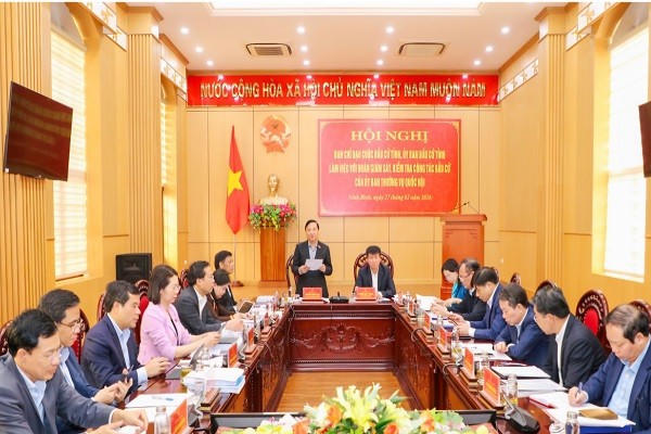 Quang cảnh buổi làm việc.