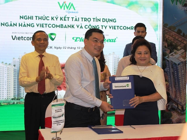 Ngân hàng Vietcombank ký kết tài trợ tín dụng gần 1.500 tỷ đồng cho Công ty Cổ phần Thương mại Địa Ốc Việt Vietcomreal.