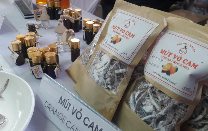 Vỏ cam qua sự sáng tạo cũng trở thành một "đặc sản".