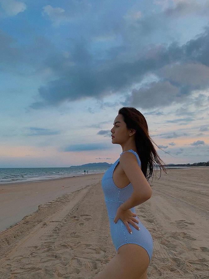 Phạm Quỳnh Anh tự tin khoe dáng nuột với đồ bơi, khó tin là gái hai con - ảnh 4