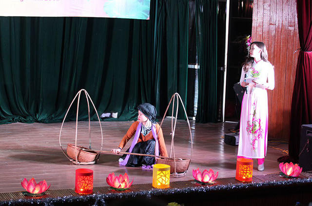 LCĐ Chất lượng cao với tiết mục kể chuyện "Bác Hồ ra đi tìm đường cứu nước"