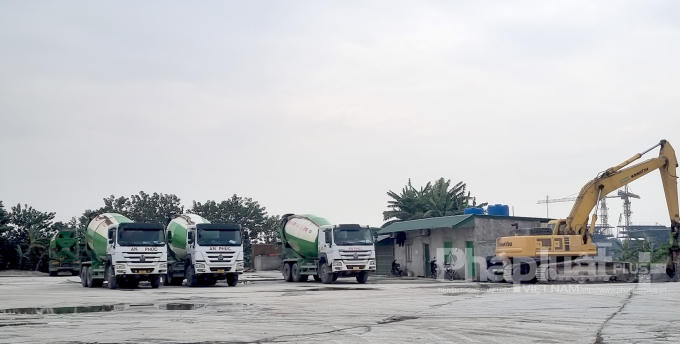 Để khách quan thông tin tới bạn đọc Phóng viên Pháp luật Plus đã liên hệ với ông Nguyễn Văn Lực - Người đại diện Công ty TNHH sản xuất và kinh doanh vật liệu xây dựng An Phúc. Ông Lực cho biết: