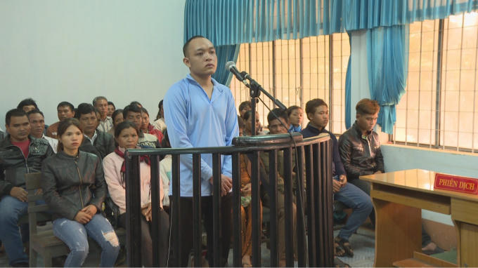 Y Rol Kbuôr phải nhận mức án 10 năm tù vì hành vi thú tính của mình.