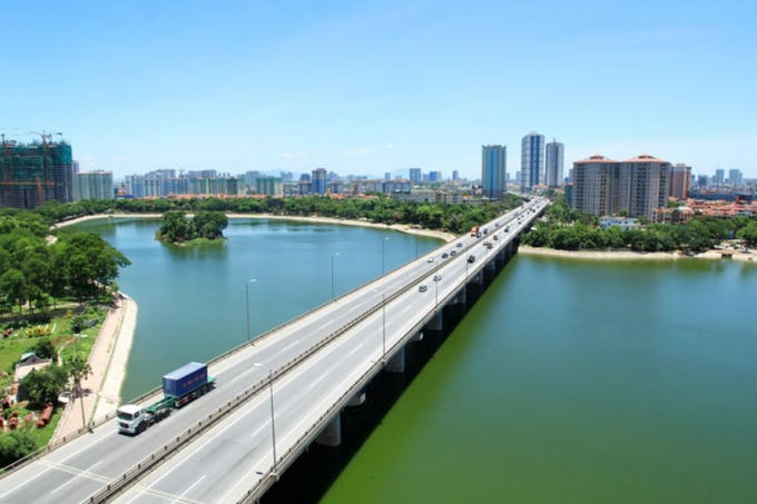 Với việc thâu tóm 10ha đất khu vưc bán đảo Linh Đàm được kết nối giao thông tương đối hoàn thiện, doanh nghiệp này đang gây bất ngờ thị trương BĐS Hà Nội. Ảnh: PV