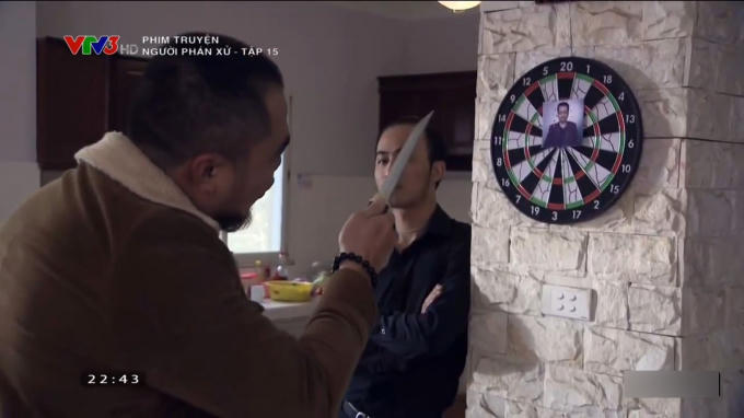 Hai cậu con nuôi của Phan Quân cũng chuẩn bị sẵn sàng đồn ông bố nuôi vào chỗ chết.