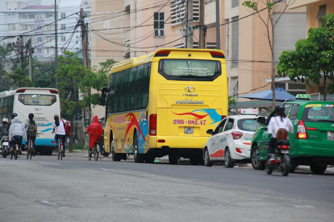 Xe Hưng Thành vẫn ngang nhiên vi phạm
