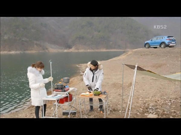 Hậu duệ mặt trời tập 16: Song Hye Kyo nổi máu ghen hoạn thư khi nhìn bạn trai
