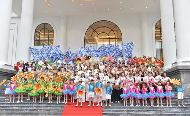 Vũ điệu đường phố n&oacute;ng bỏng khuấy động Carnaval Hạ Long 2019