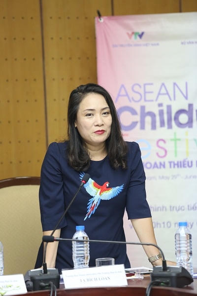 Nhà báo Tạ Bích Loan.