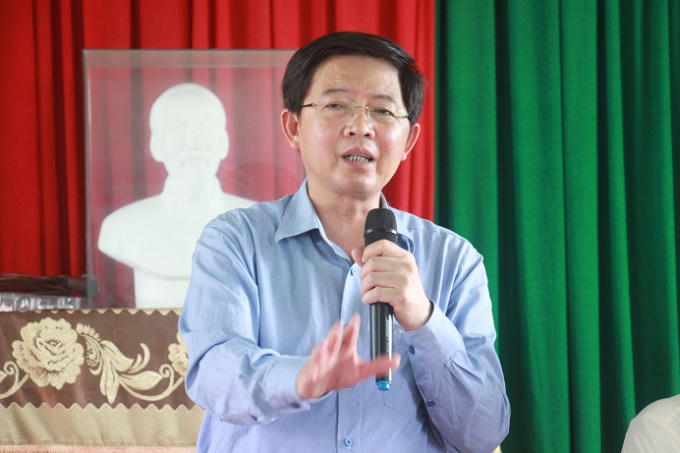 Ông Hồ Quốc Dũng: "Tôi xin hứa với bà con, khi còn làm Chủ tịch UBND tỉnh, nếu tôi đưa một dự án nào về đây ảnh hưởng đến đời sống của bà con thì tôi xin từ chức'. Ảnh: Dũ Tuấn