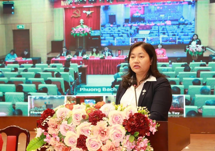 Phó Trưởng ban Thường trực Ban tổ chức Thành ủy Triệu Thị Ngọc trình bày Chương trình hành động.