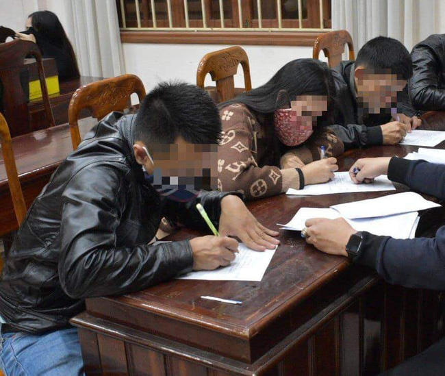 28 nam thanh nữ tú dương tính tại quán  bar Nonstop.