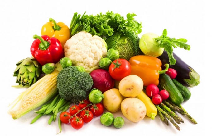 Không nên lựa chọn những loại rau trái mùa. Ảnh: minh họa