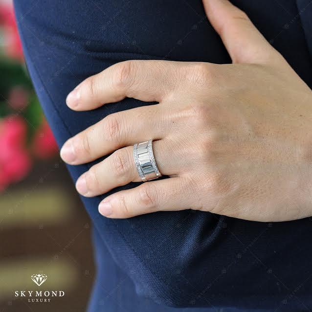 Nhẫn nam thuộc Kim, kiểu trơn, không có mặt lồi.