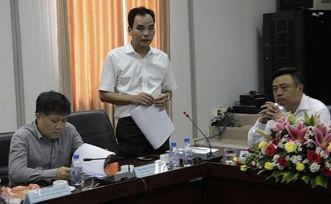 Trưởng Ban quản lý dự án Nhiệt điện Long Phú Nguyễn Doãn Toàn (đứng): "Hy vọng 3 tháng nữa thiết bị sẽ về Việt Nam"